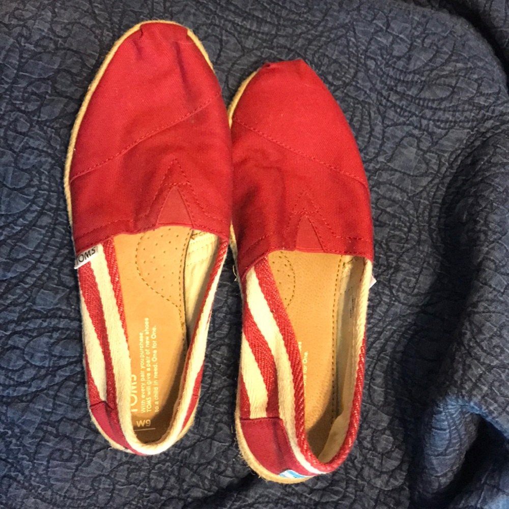 Toms